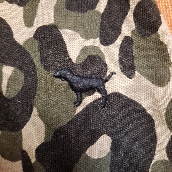 Pink animal print racer back curved hem tank top - Picture 5 of 6